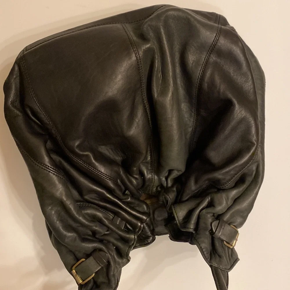 Adrienne Vittadini Hobo style